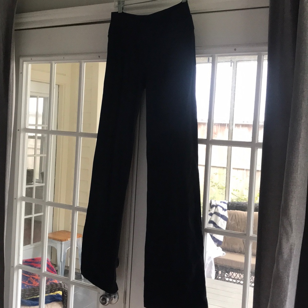 Black lulu lemon leggings